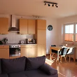 Appartamento Lena Mit Terrasse Und Tiefgarage